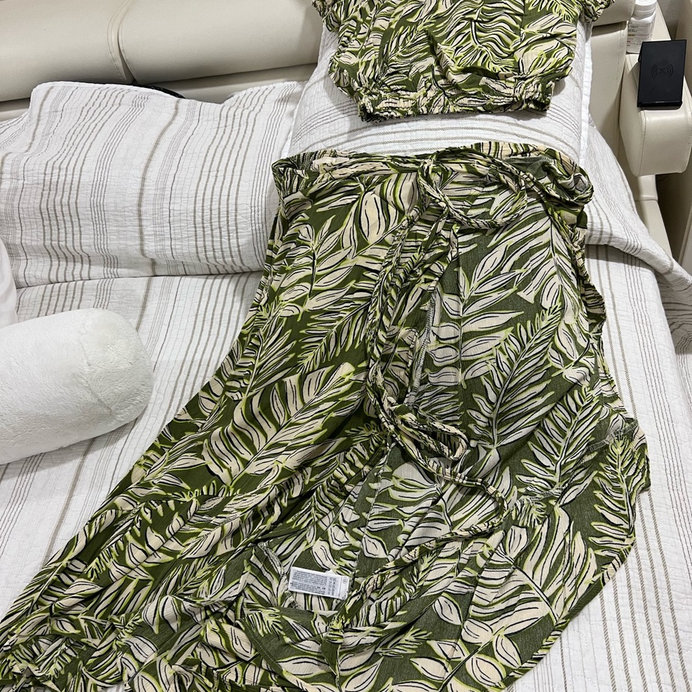 Green Leaf Print Two-Piece Set